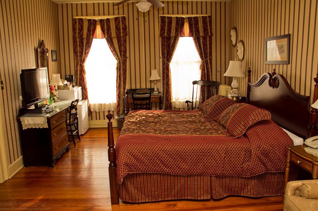 The Yankee Pedlar Inn Torrington Quarto foto