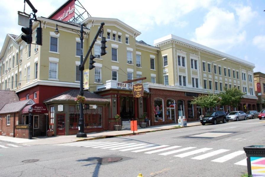 The Yankee Pedlar Inn Torrington Exterior foto